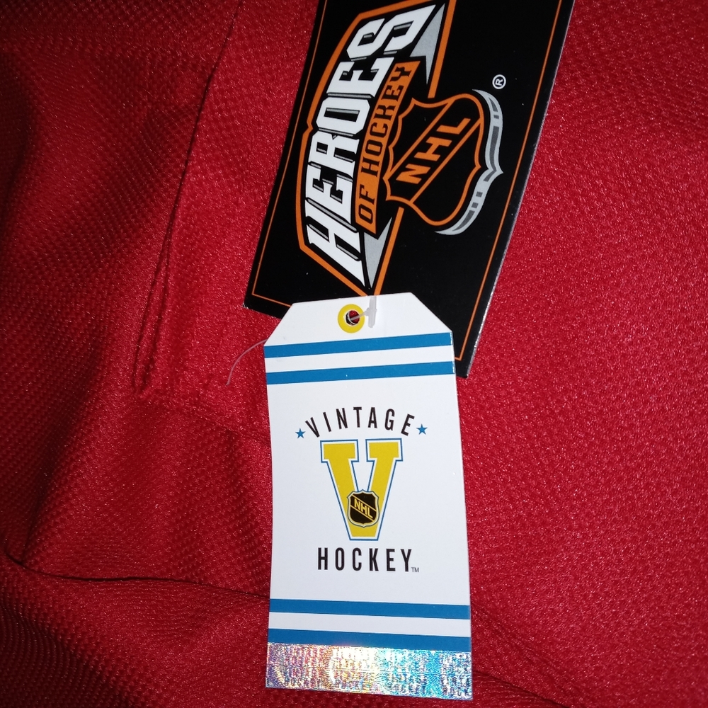 Free Shippin#9 Gordie Howe jersey size L.. you wear same design worn by the pro. - Picture 6 of 10